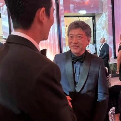 朱一龙和日本著名导演是枝裕和在戛纳晚宴聊天